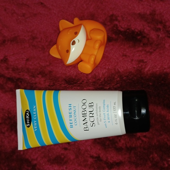 🆕️ShiKai Very Clean Refresh Coconut Bamboo Scrub 6oz 177ml - Picture 1 of 7